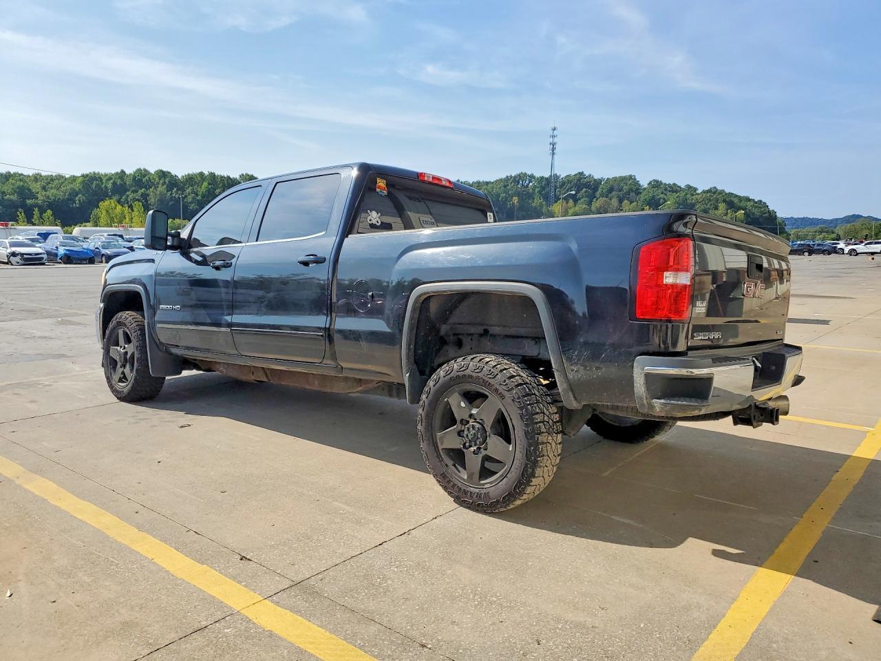 2015 GMC SIERRA K2500 SLE — Фото 2 из 12