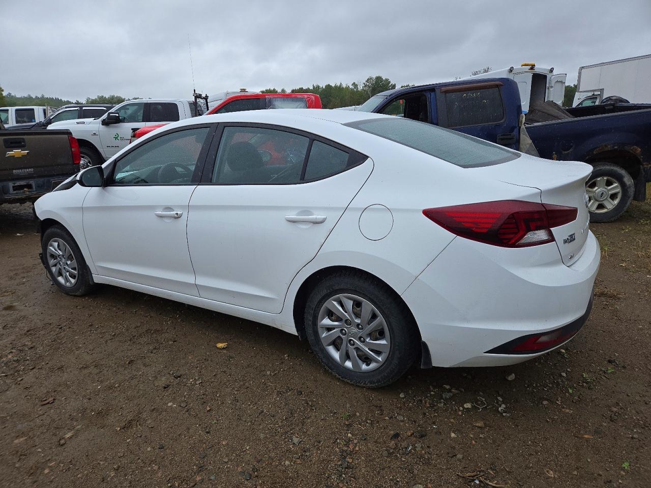 2020 HYUNDAI ELANTRA SE — Фото 2 из 12