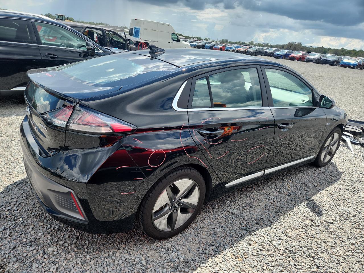2020 HYUNDAI IONIQ SEL — Фото 3 из 13