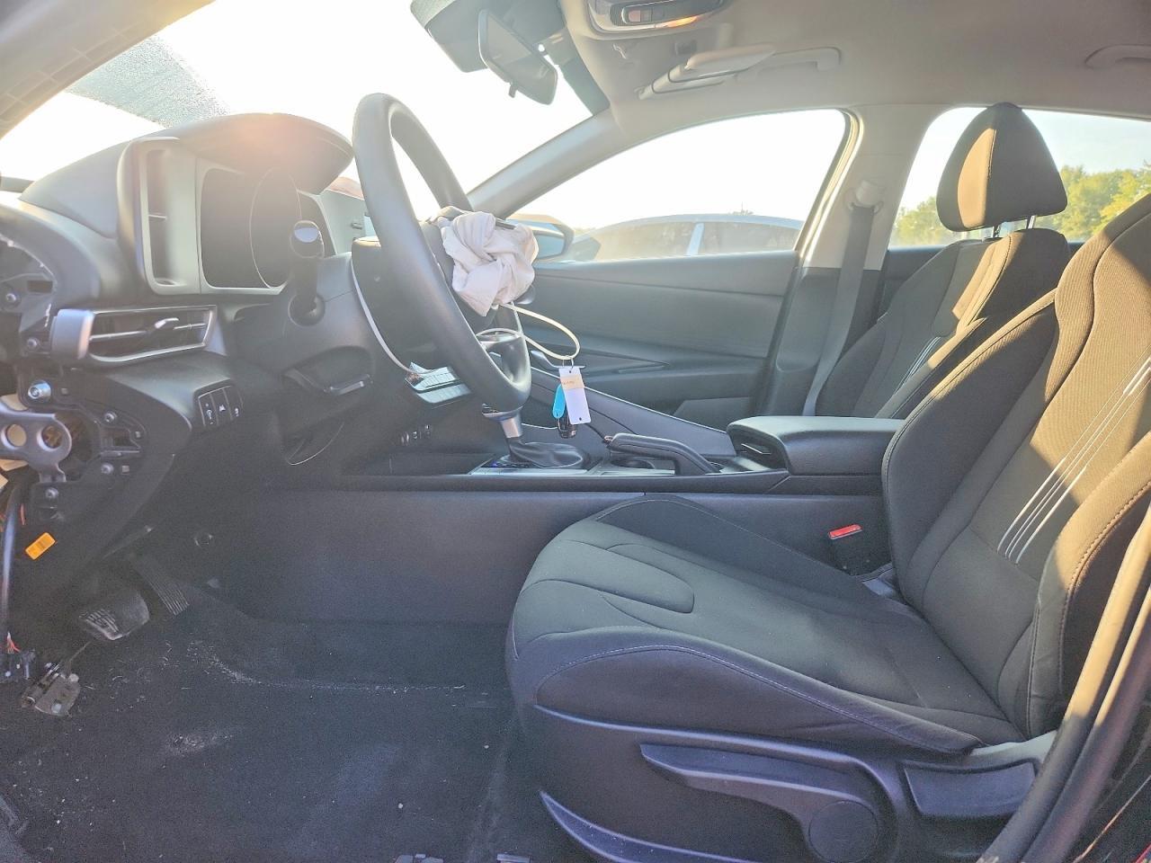 2023 HYUNDAI ELANTRA SEL — Фото 7 из 13