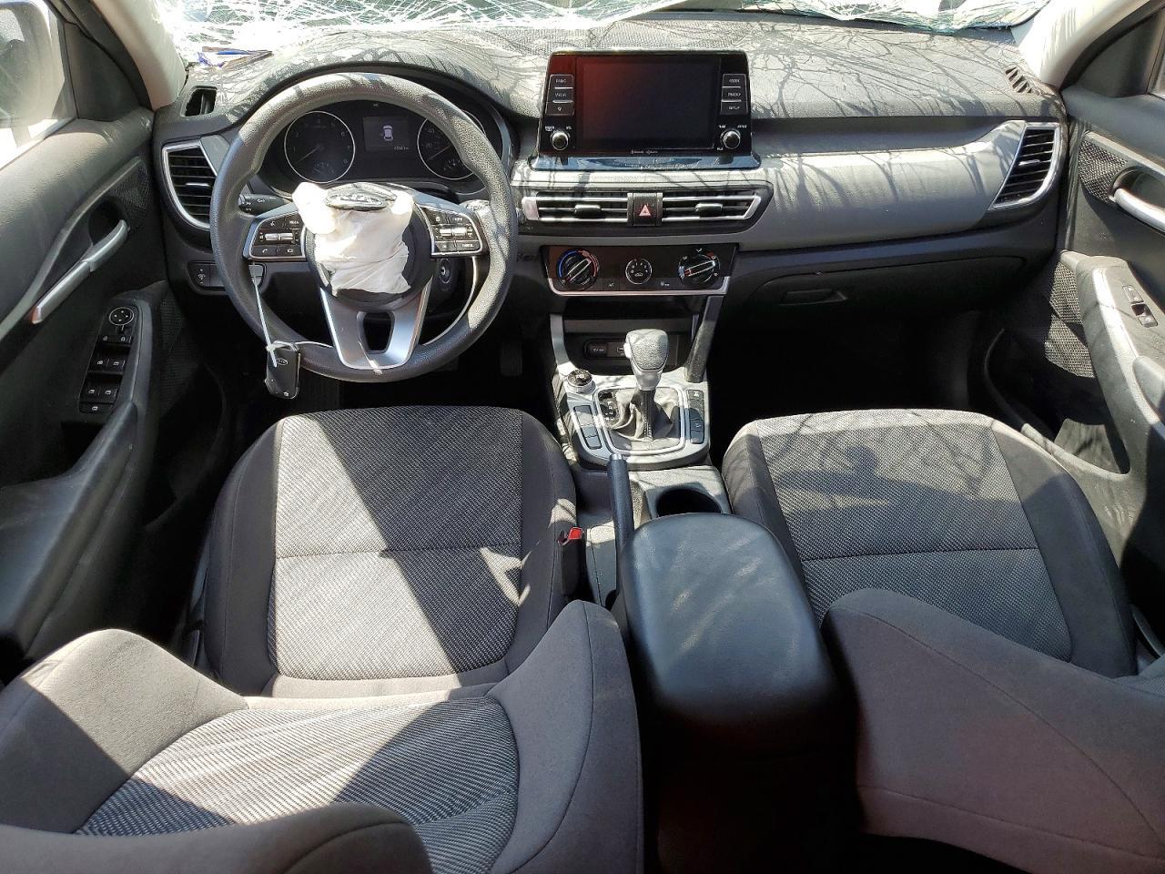 2021 KIA SELTOS LX — Фото 8 из 13