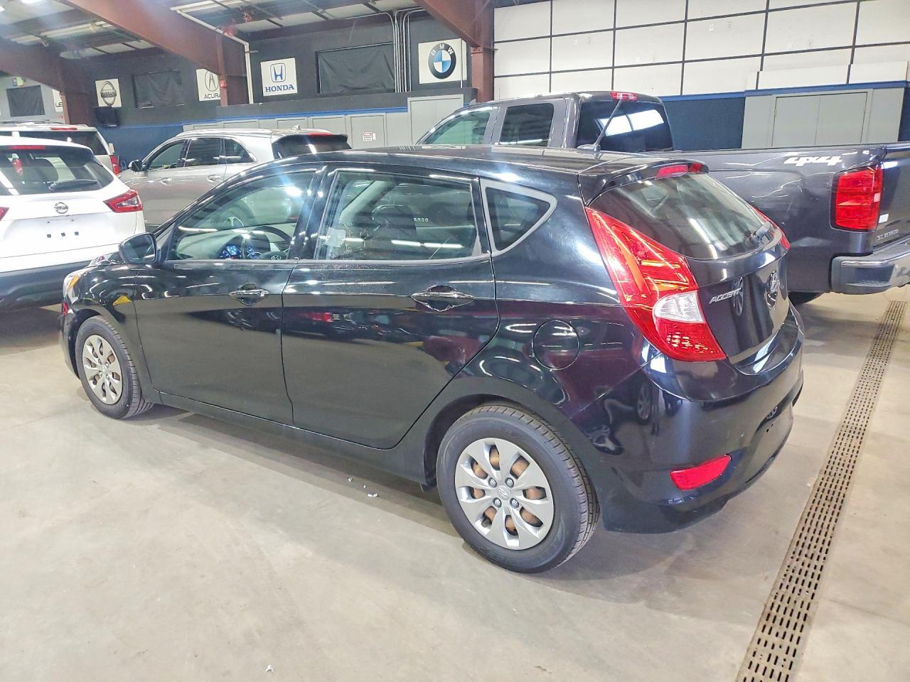 2017 HYUNDAI ACCENT SE — Фото 2 из 12