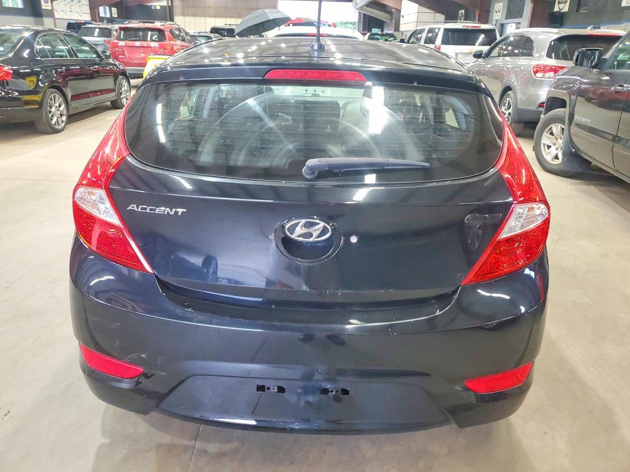 2017 HYUNDAI ACCENT SE — Фото 6 из 12