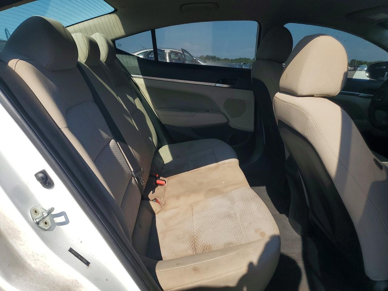 2019 HYUNDAI ELANTRA SEL — Фото 10 из 12