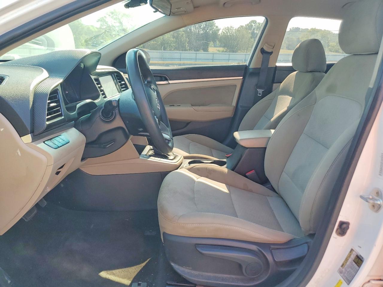 2019 HYUNDAI ELANTRA SEL — Фото 7 из 12