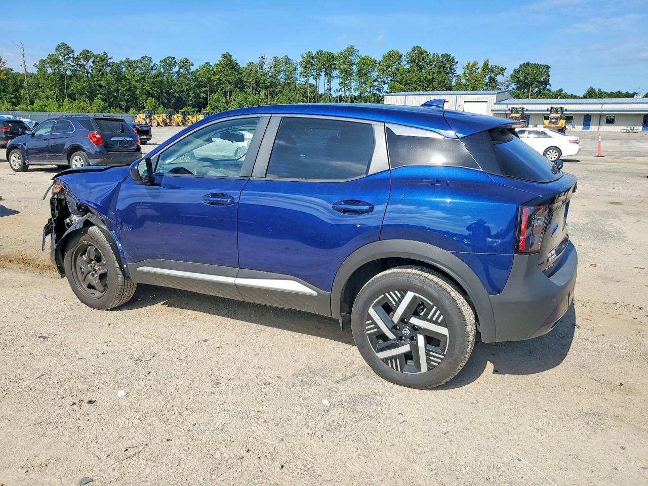 2025 NISSAN KICKS SV — Фото 2 из 14