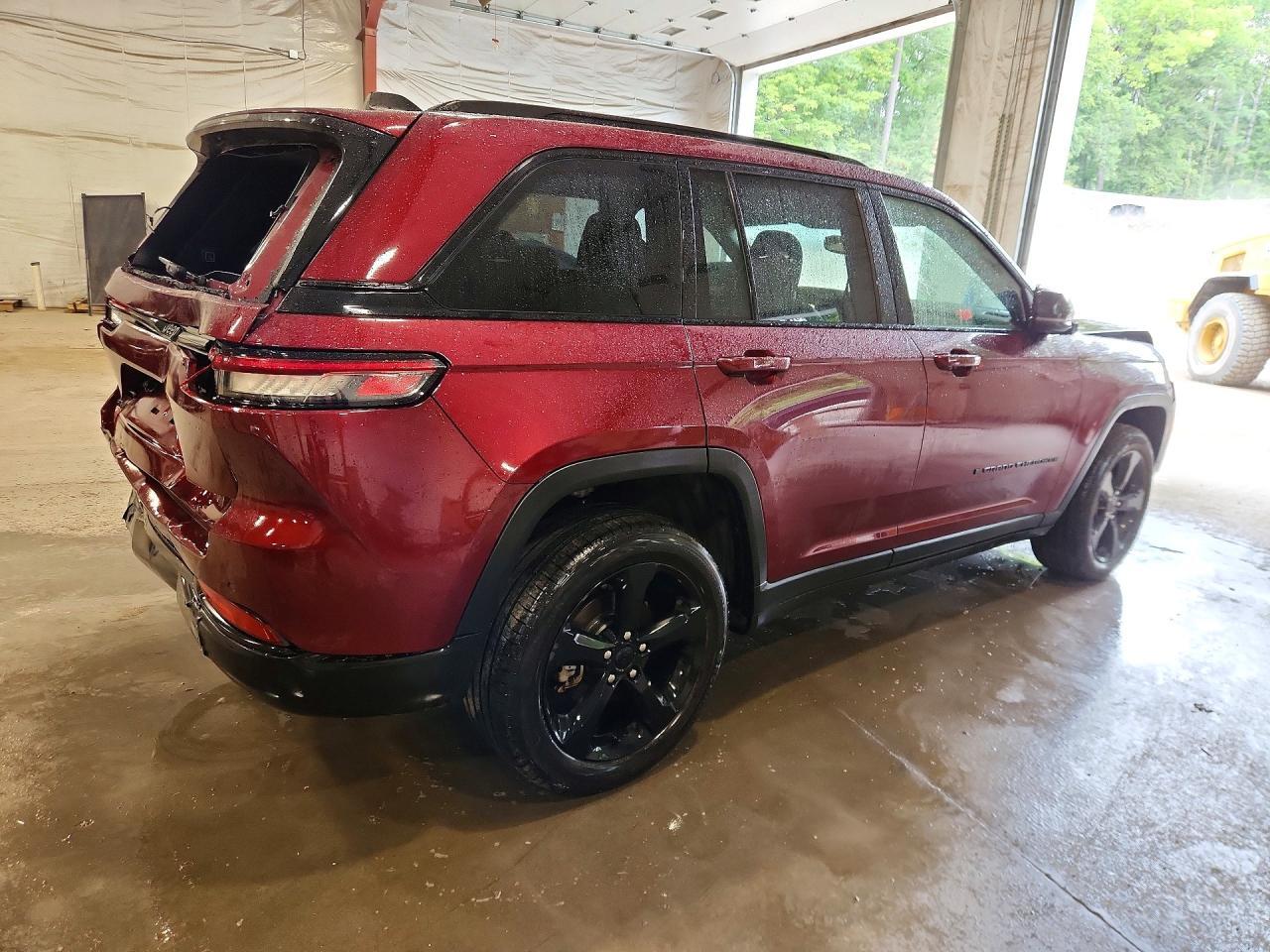 2023 JEEP GRAND CHEROKEE LAREDO — Фото 3 из 13