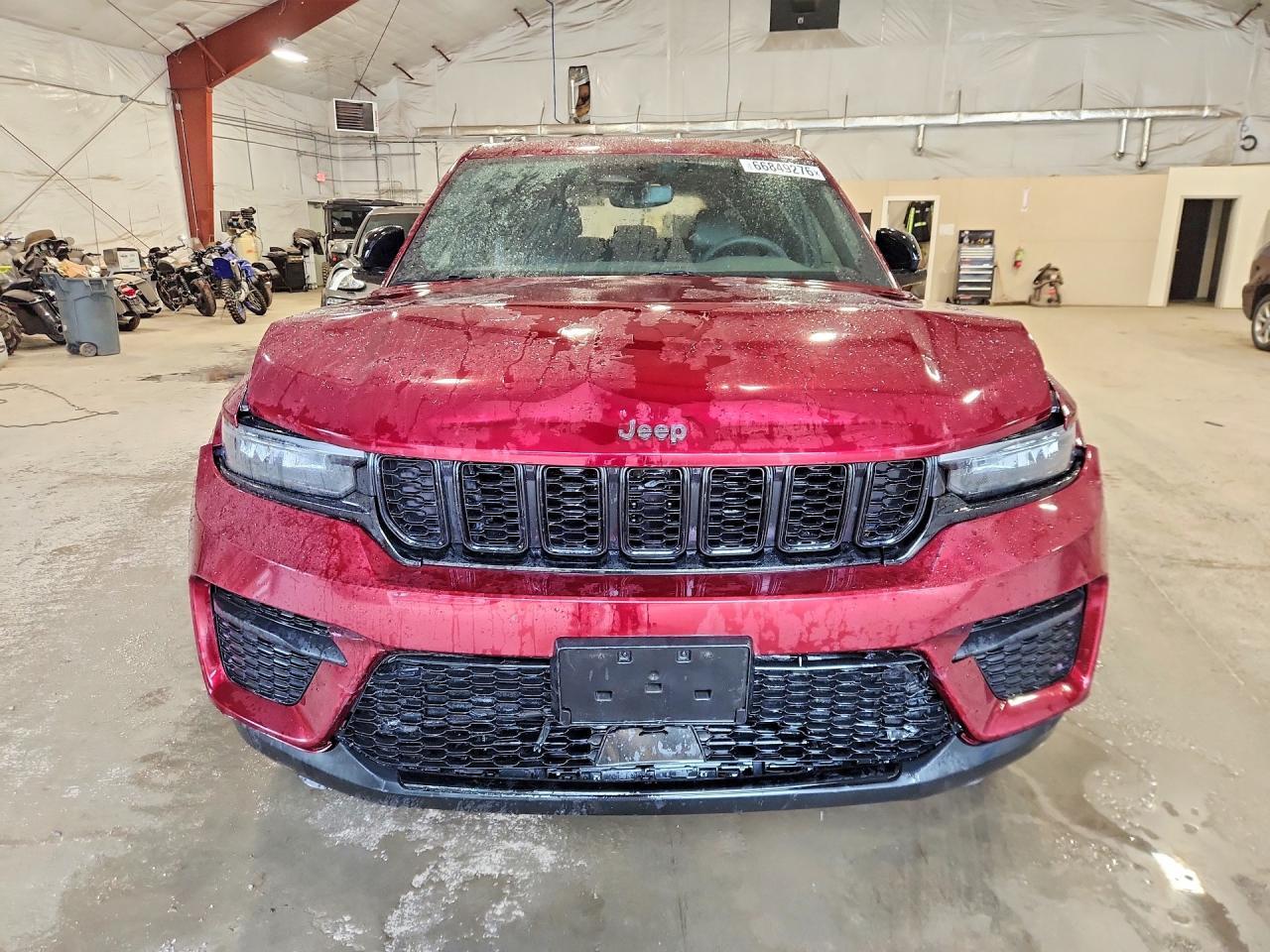 2023 JEEP GRAND CHEROKEE LAREDO — Фото 5 из 13
