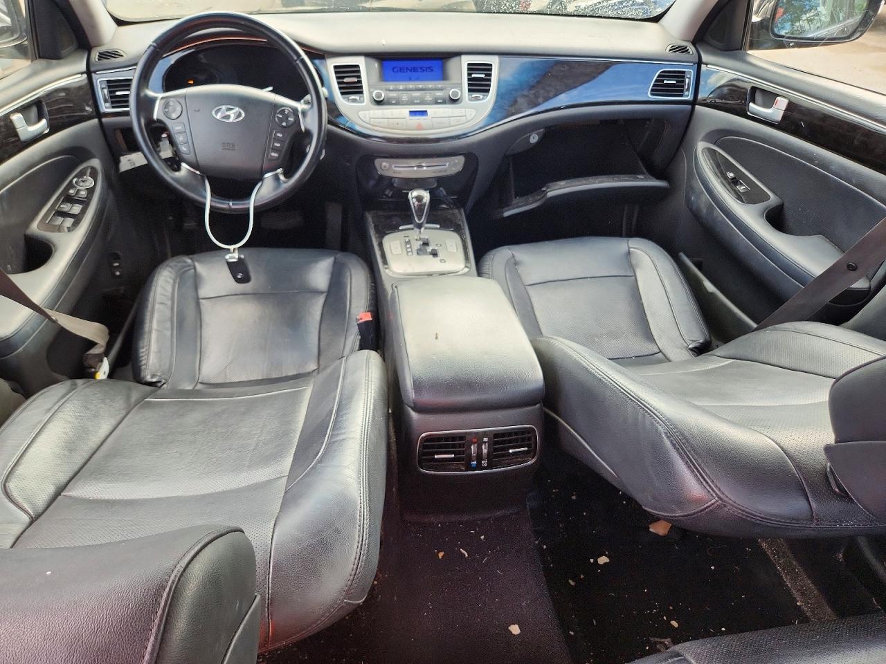 2013 HYUNDAI GENESIS 3.8L — Фото 8 из 13