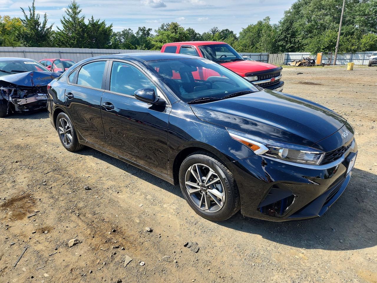 2023 KIA FORTE LXS — Фото 4 из 12