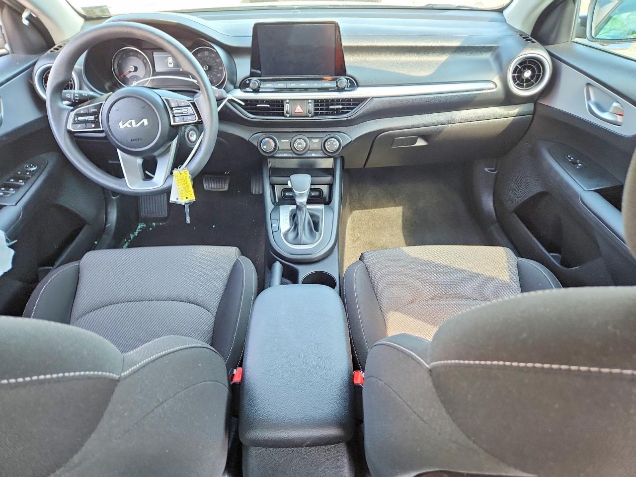2023 KIA FORTE LXS — Фото 8 из 12