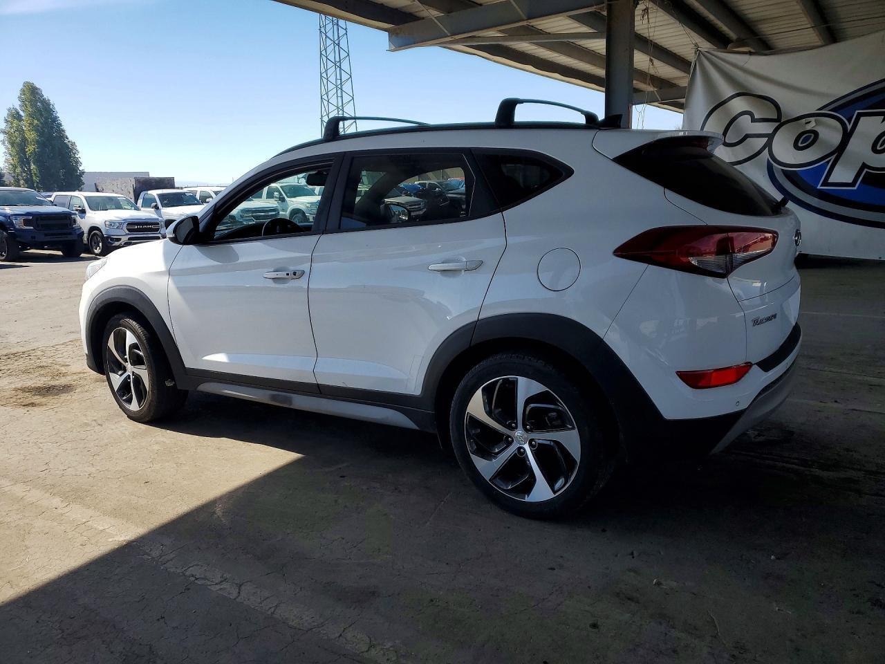 KM8J3CA24JU742937 2018 HYUNDAI TUCSON photo no. 2