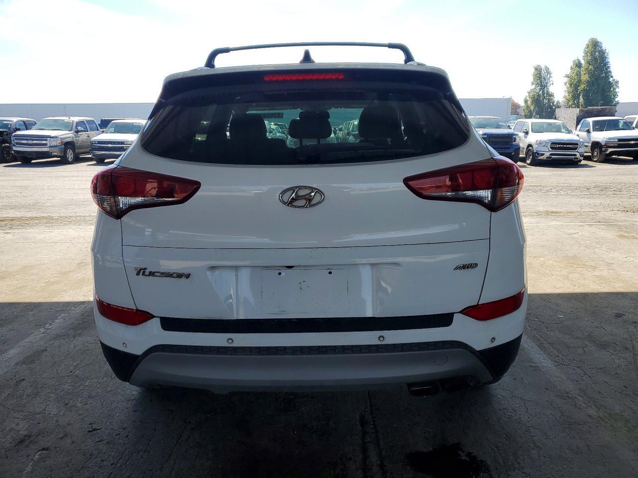 KM8J3CA24JU742937 2018 HYUNDAI TUCSON photo no. 6
