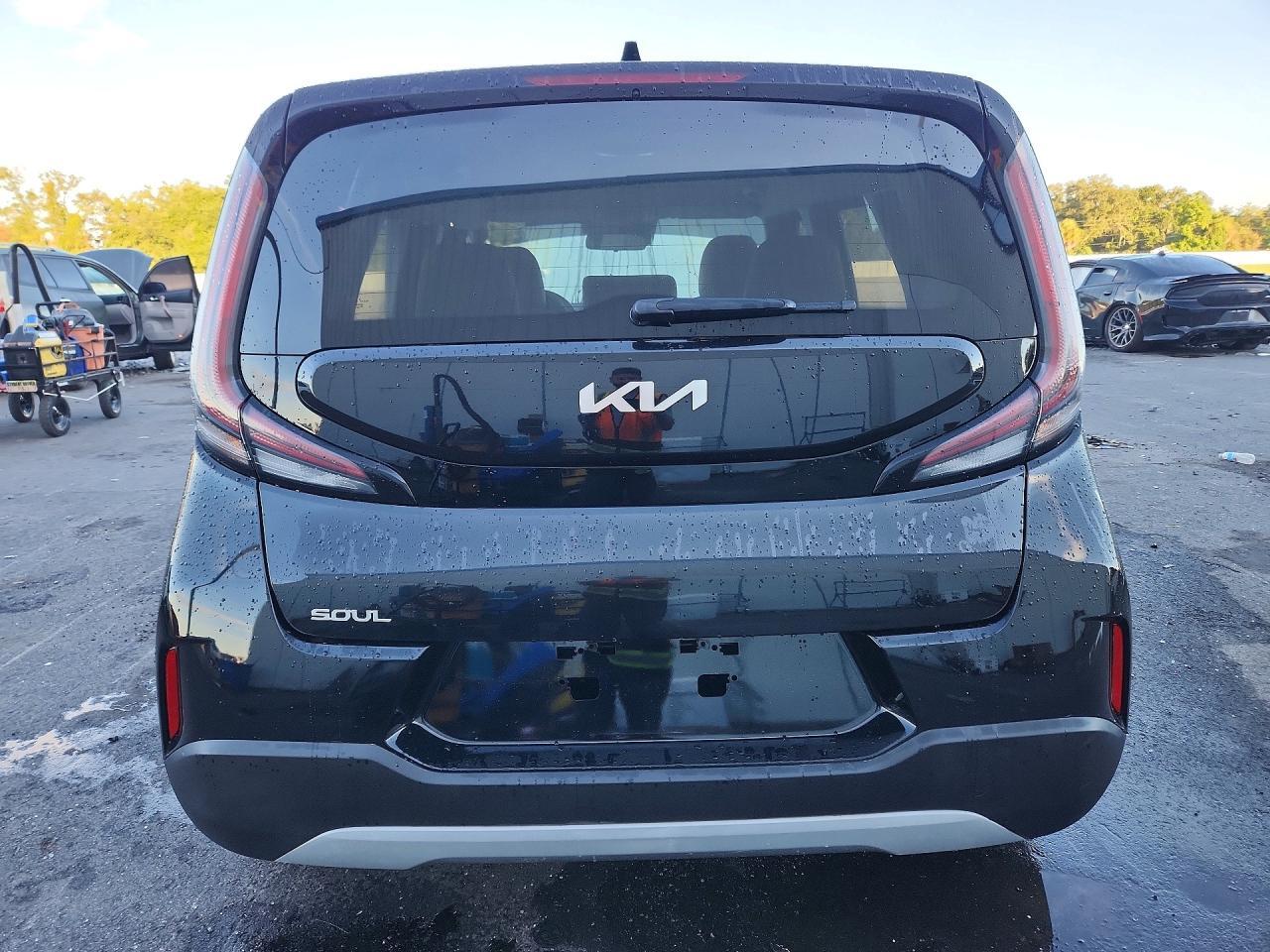 2023 KIA SOUL LX — Фото 6 из 12