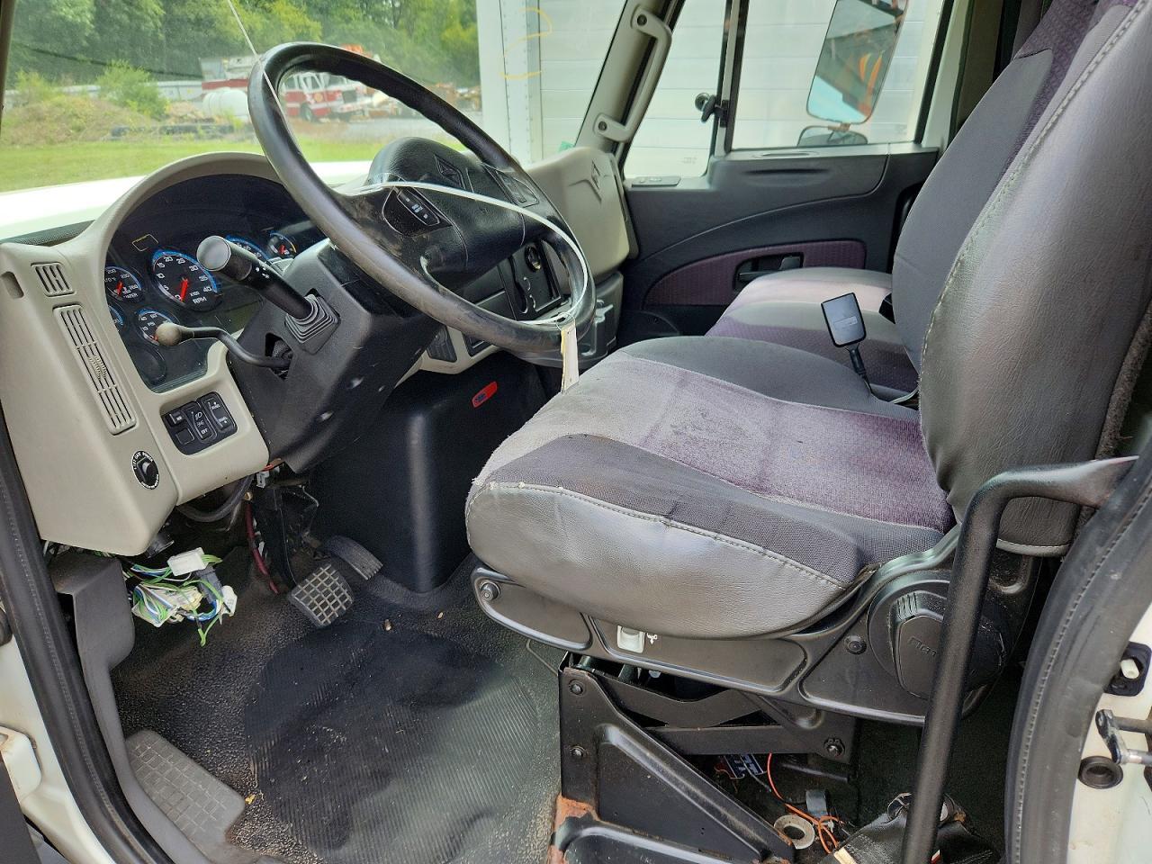 2016 INTERNATIONAL TERRASTAR BOX TRUCK — Фото 7 из 13