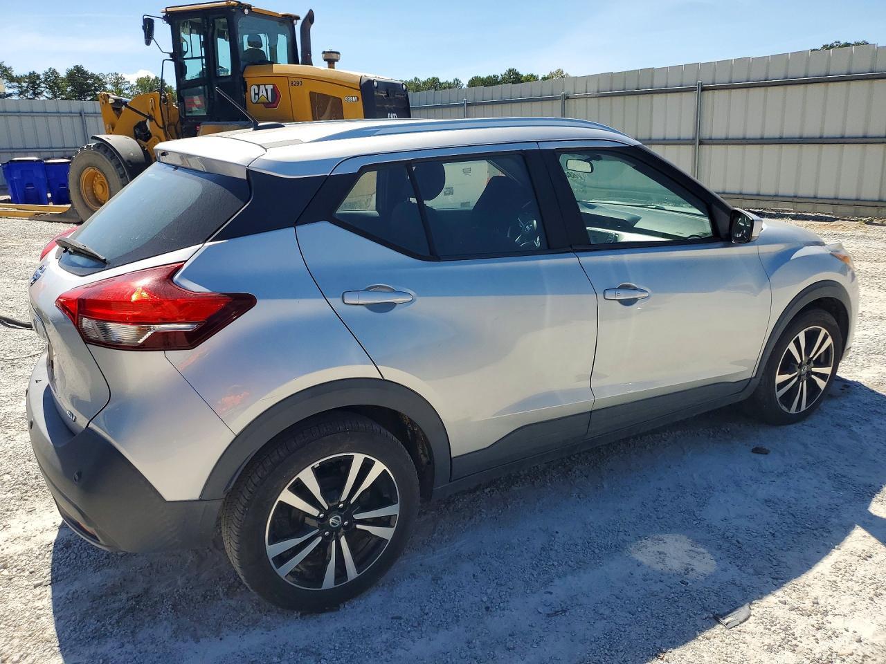 2020 NISSAN KICKS SV — Фото 3 из 12