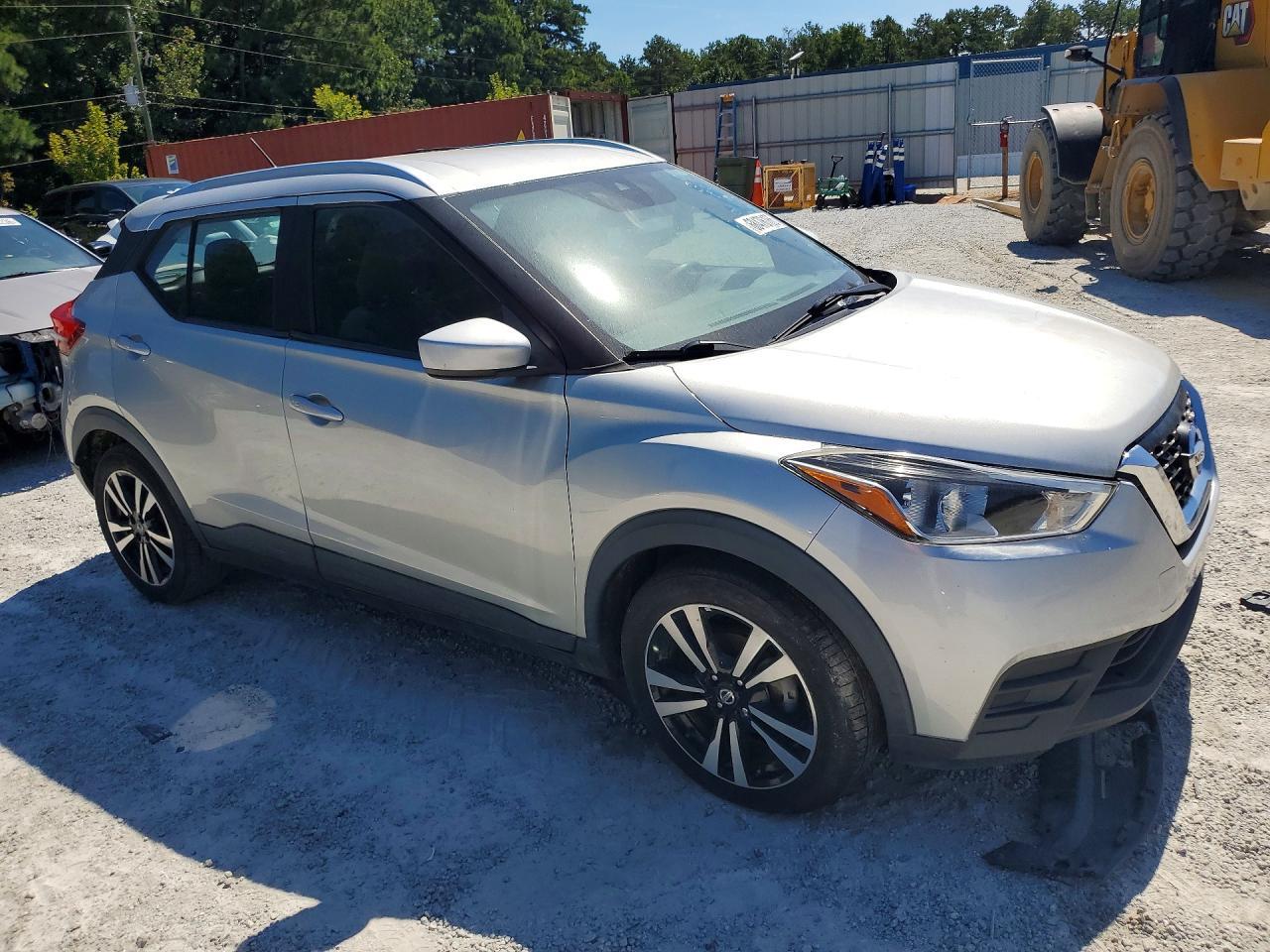 2020 NISSAN KICKS SV — Фото 4 из 12
