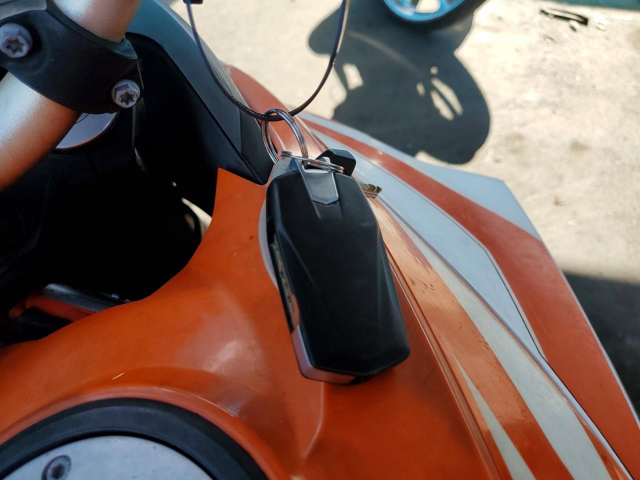 VBKV59405HM959113 2017 KTM 1290 photo no. 8