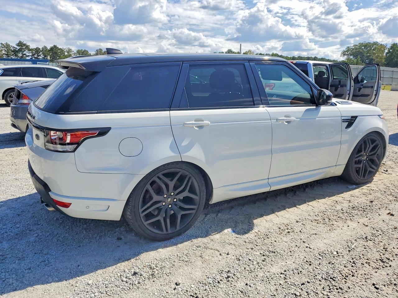 2017 LAND ROVER RANGE ROVER SPORT HSE DYNAMIC — Фото 3 из 13