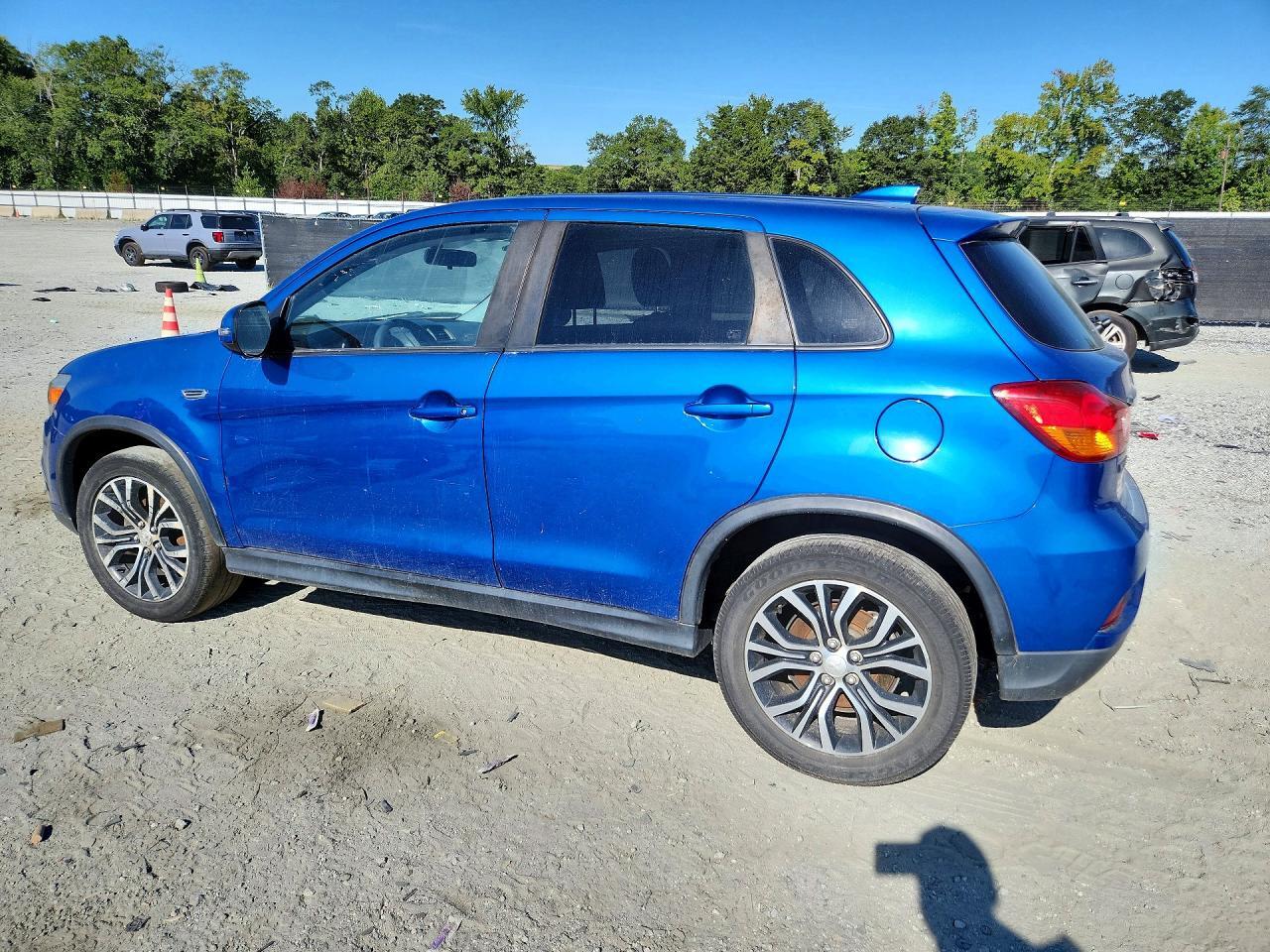 2019 MITSUBISHI OUTLANDER SPORT ES — Фото 2 из 13