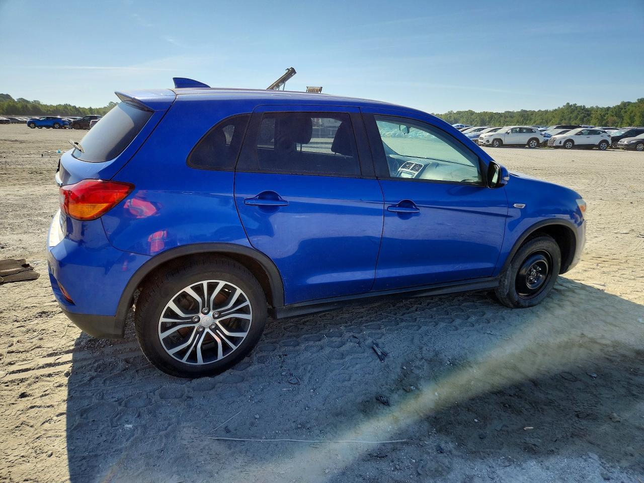 2019 MITSUBISHI OUTLANDER SPORT ES — Фото 3 из 13