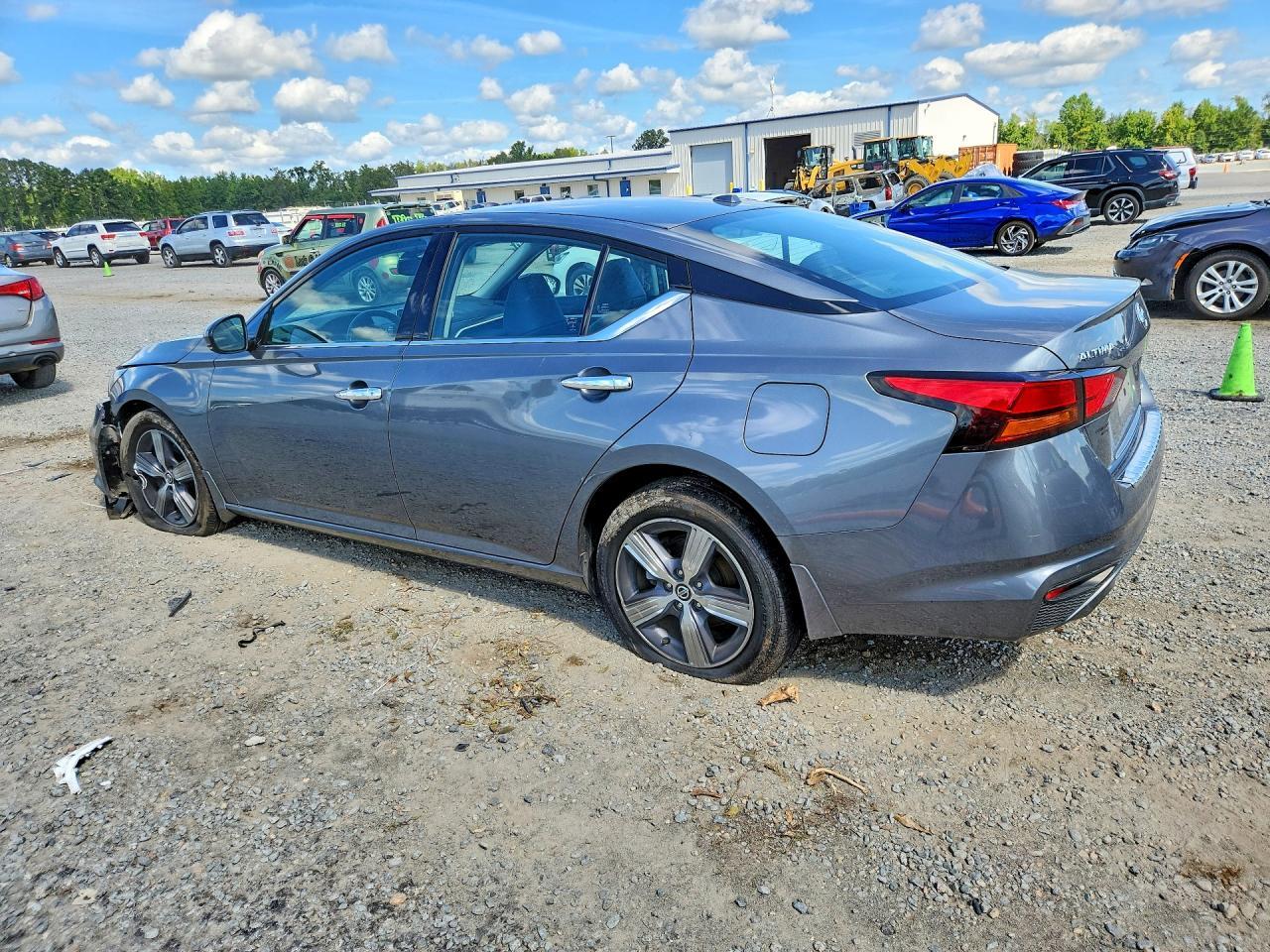 2019 NISSAN ALTIMA SL — Фото 2 из 12