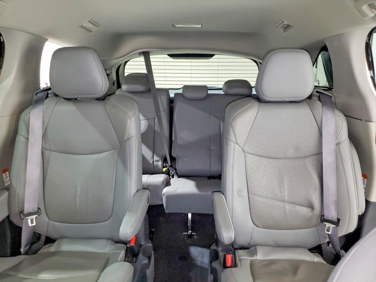2022 TOYOTA SIENNA LIMITED 7-PASSENGER — Фото 10 из 14