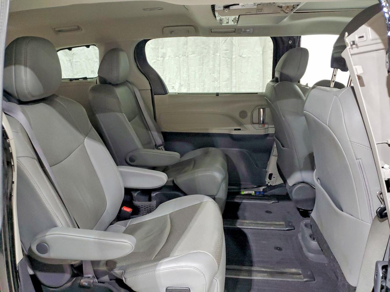 2022 TOYOTA SIENNA LIMITED 7-PASSENGER — Фото 11 из 14