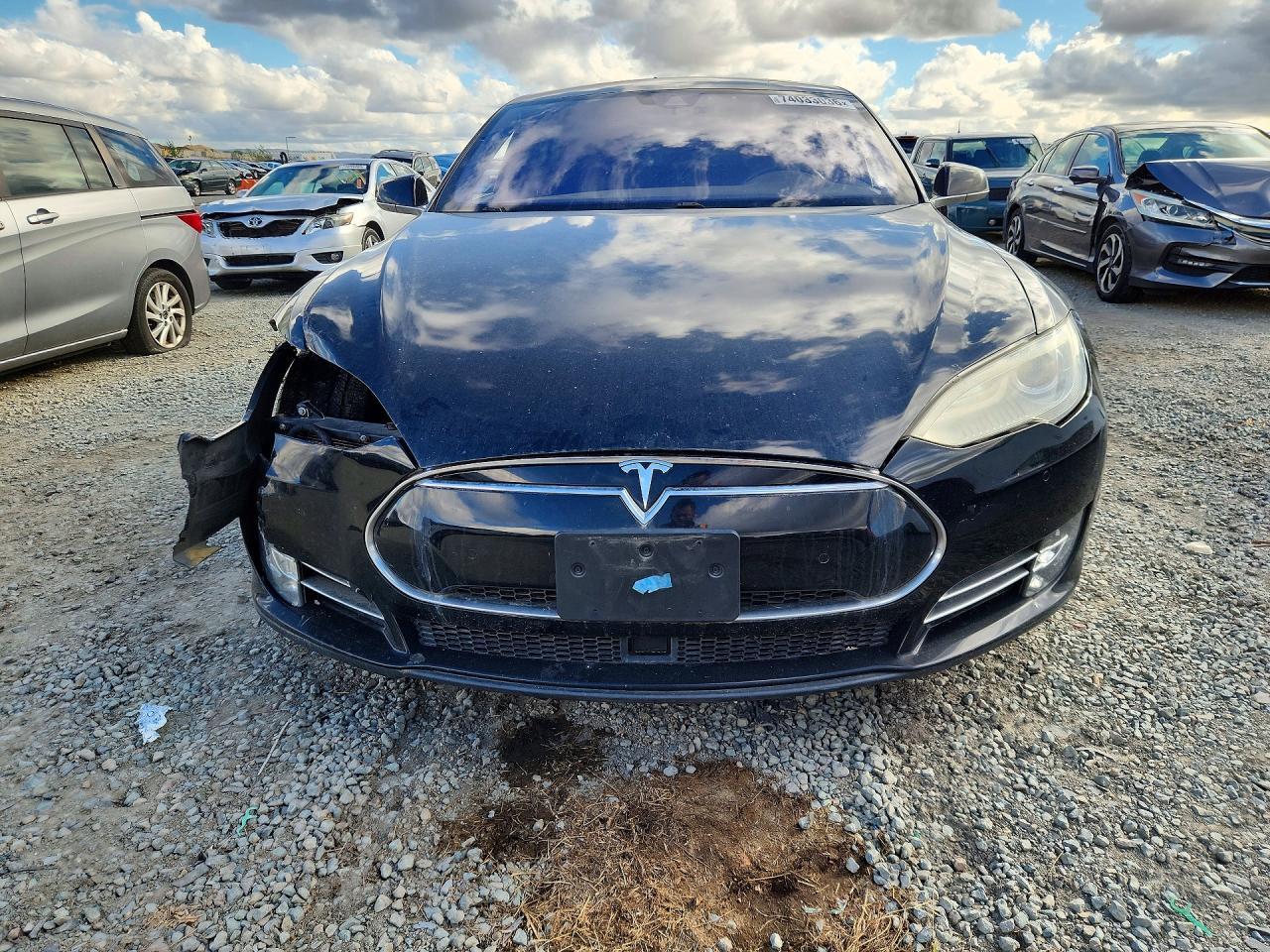 2015 TESLA MODEL S P85D — Фото 5 из 12