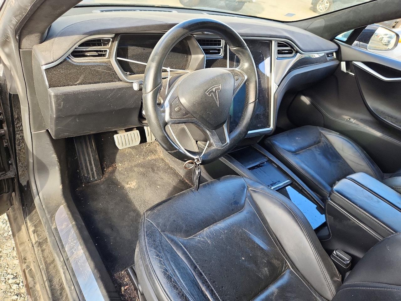 2015 TESLA MODEL S P85D — Фото 8 из 12