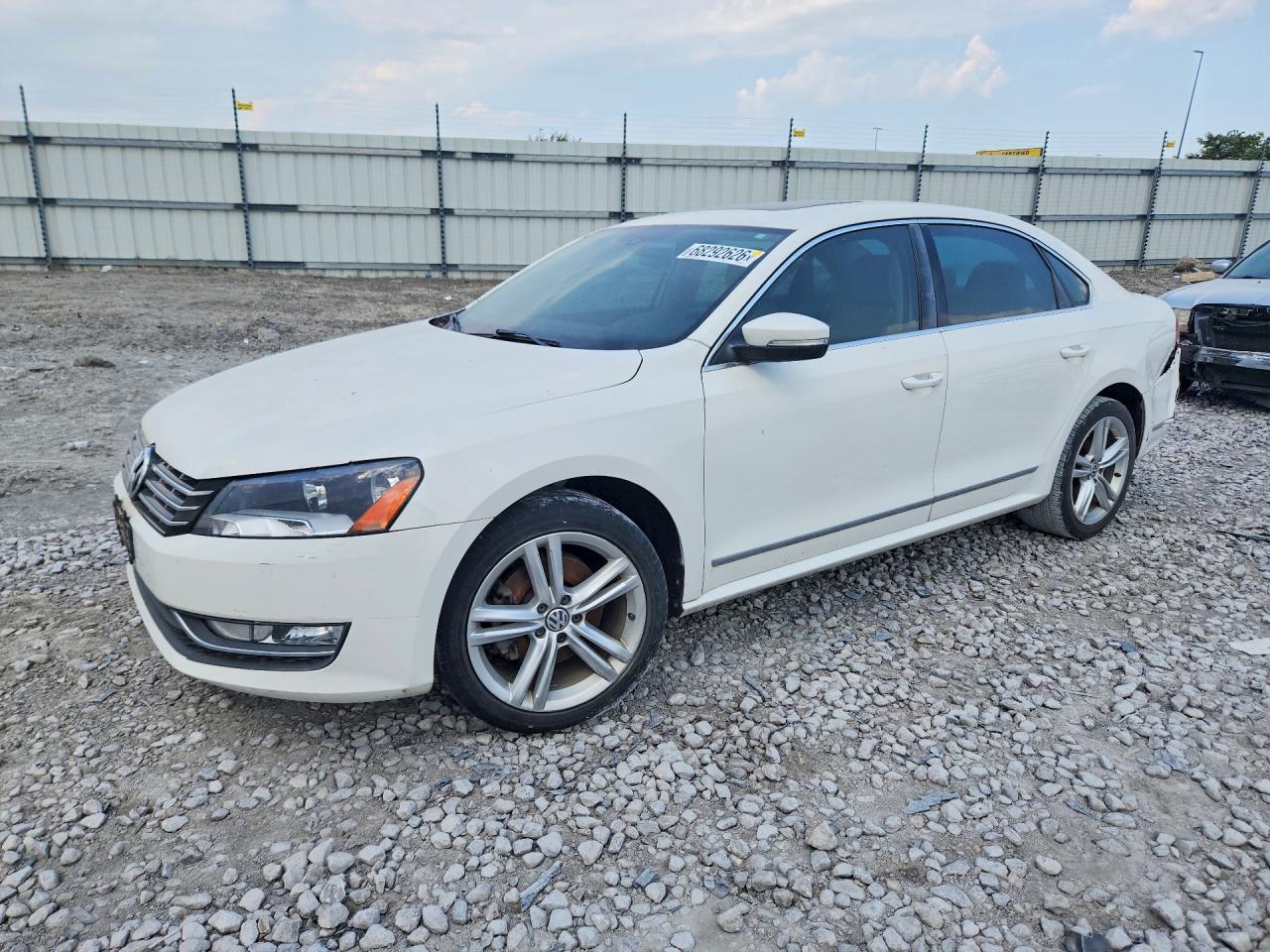 2014 VOLKSWAGEN PASSAT 1VWBN7A37EC099530
