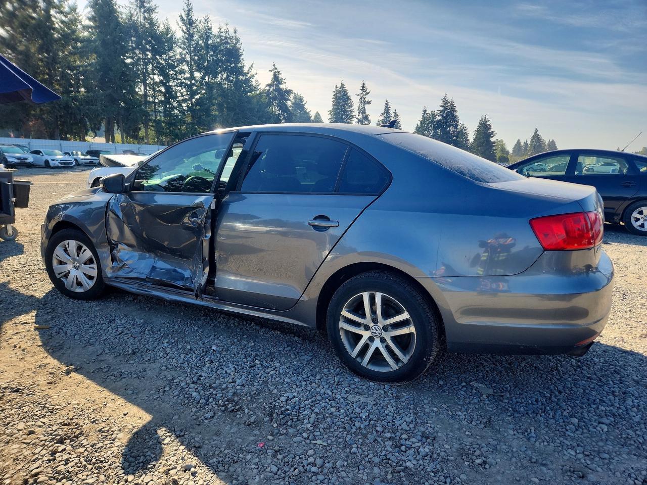 2014 VOLKSWAGEN JETTA SE — Фото 2 из 12