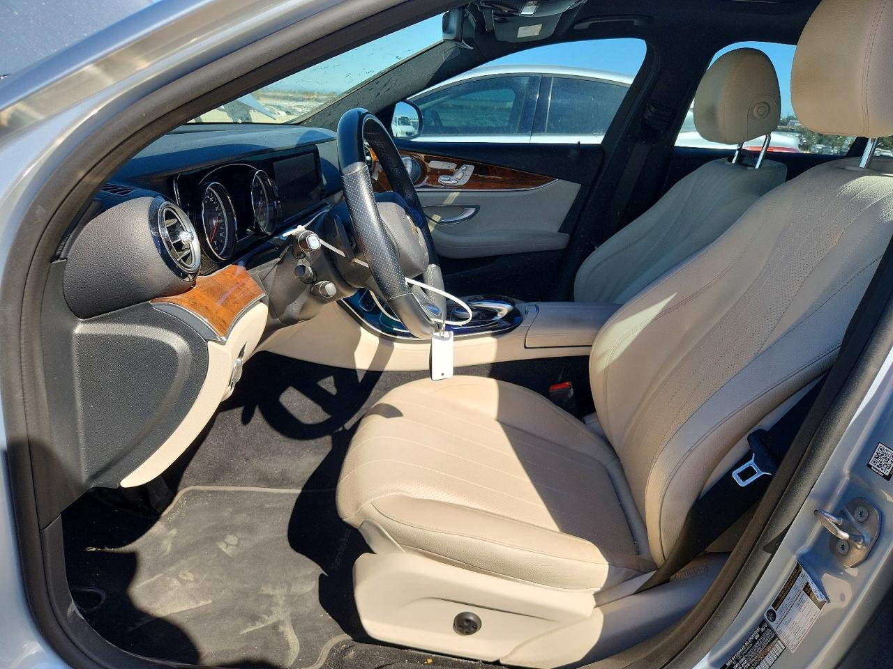 2018 MERCEDES-BENZ E 300 4MATIC — Фото 7 из 13