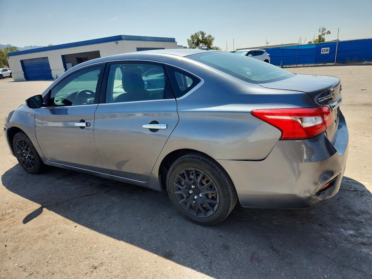 2017 NISSAN SENTRA SV — Фото 2 из 12