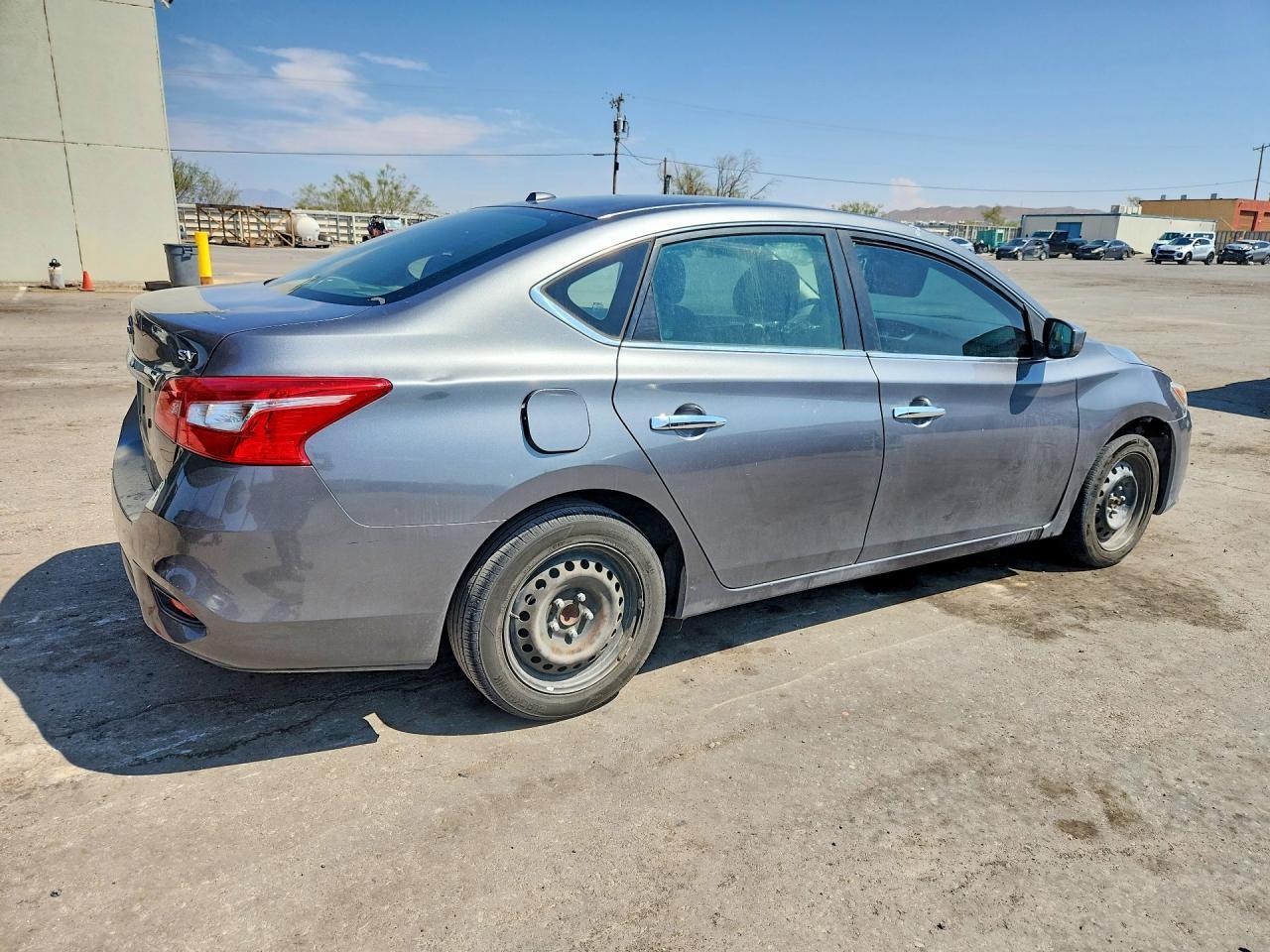 2017 NISSAN SENTRA SV — Фото 3 из 12