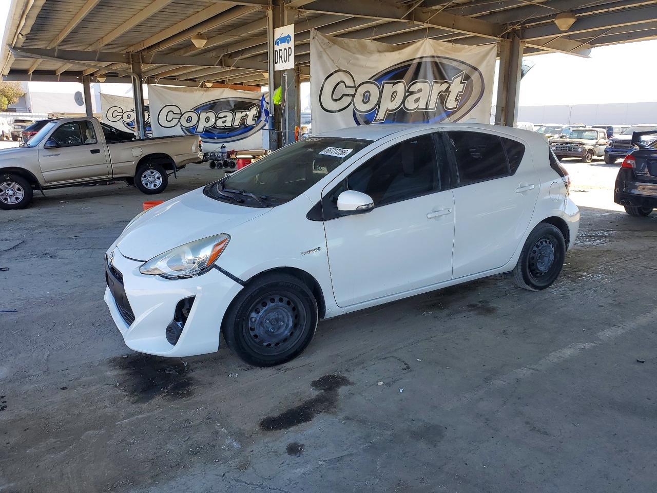 2015 TOYOTA PRIUS C JTDKDTB32F1110427