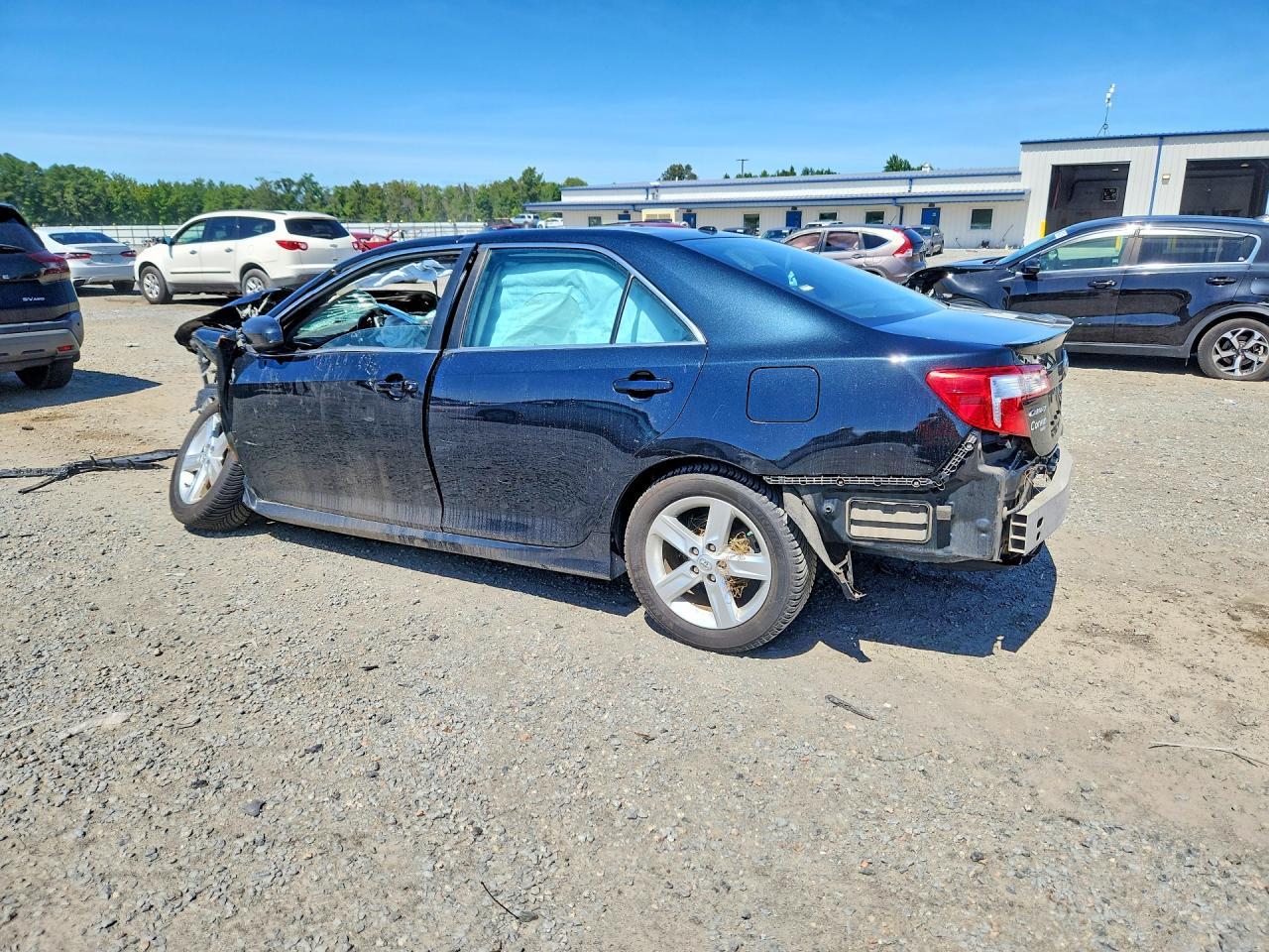 2013 TOYOTA CAMRY SE — Фото 2 из 11