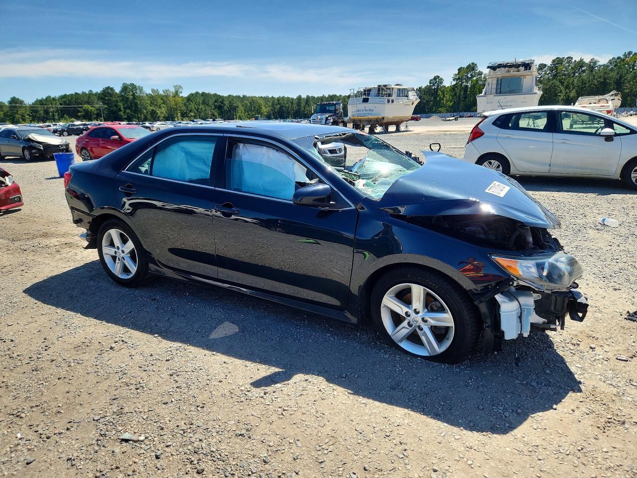2013 TOYOTA CAMRY SE — Фото 4 из 11