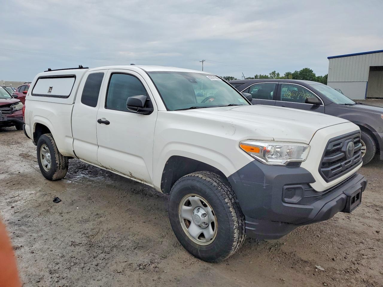 2019 TOYOTA TACOMA SR — Фото 4 из 12