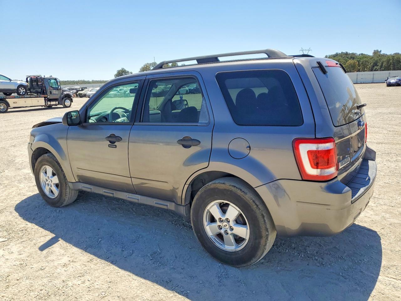 1FMCU0DG3CKB67952 2012 FORD ESCAPE photo no. 2