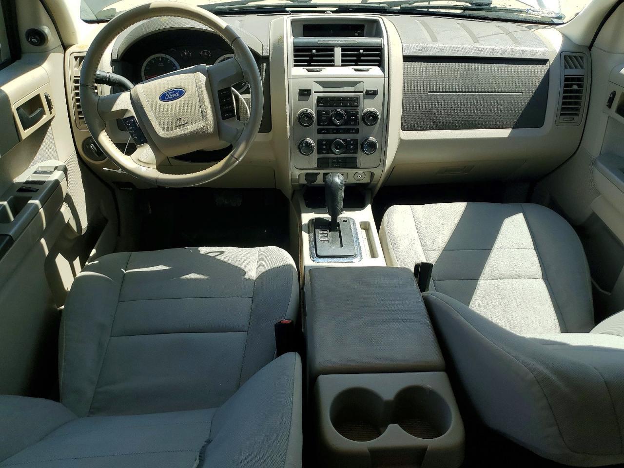 1FMCU0DG3CKB67952 2012 FORD ESCAPE photo no. 8