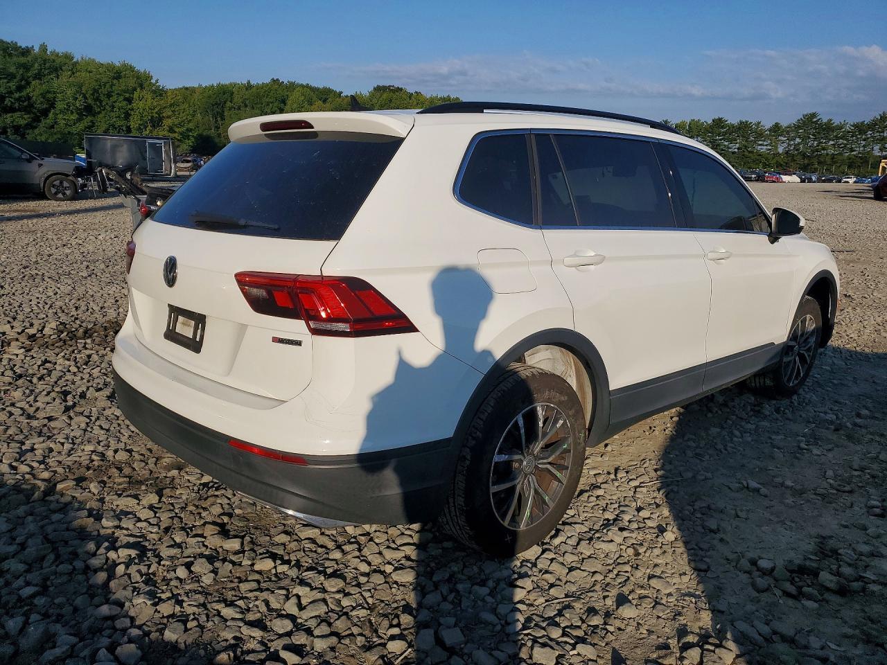 2019 VOLKSWAGEN TIGUAN SE — Фото 3 из 12