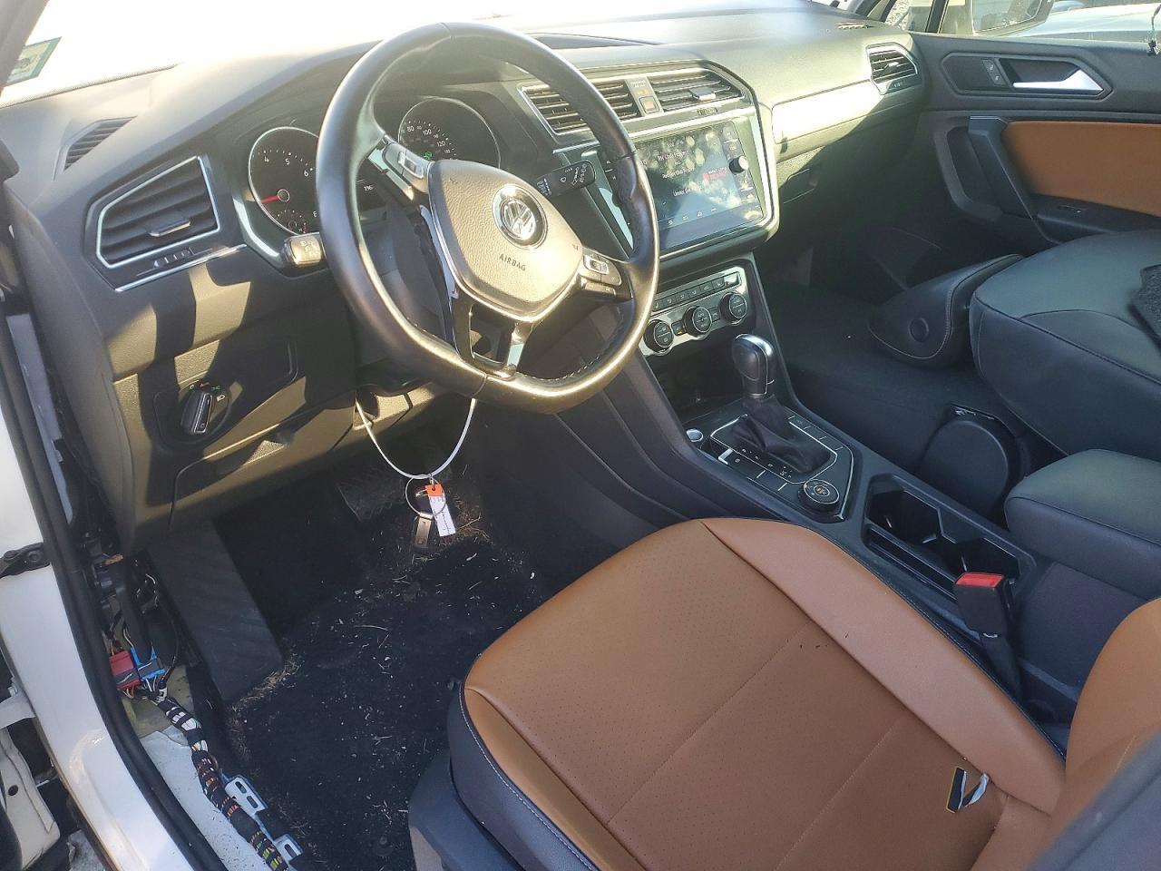 2019 VOLKSWAGEN TIGUAN SE — Фото 8 из 12