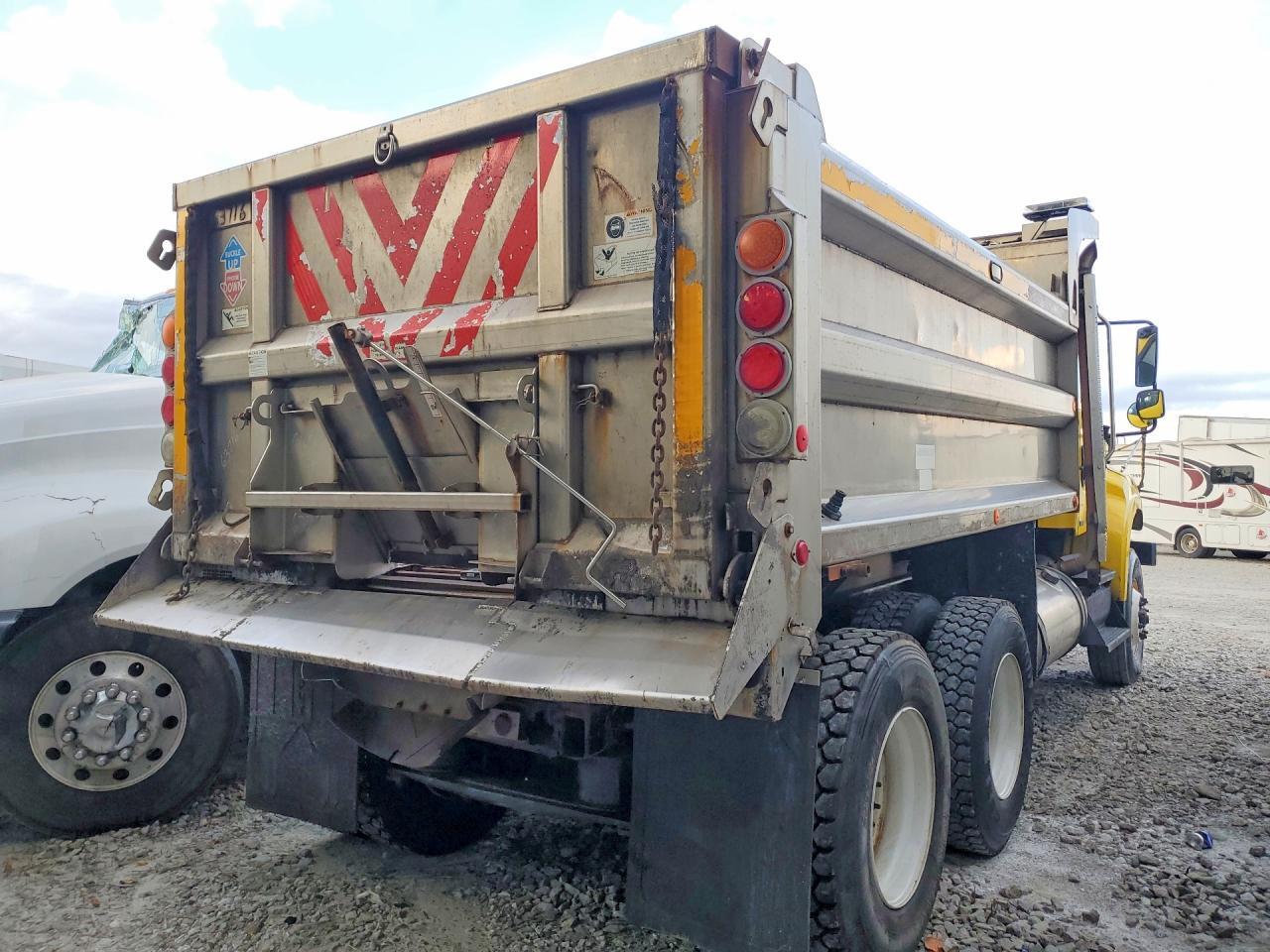 2011 FREIGHTLINER BUSINESS CLASS M2 DUMP TRUCK — Фото 3 из 12