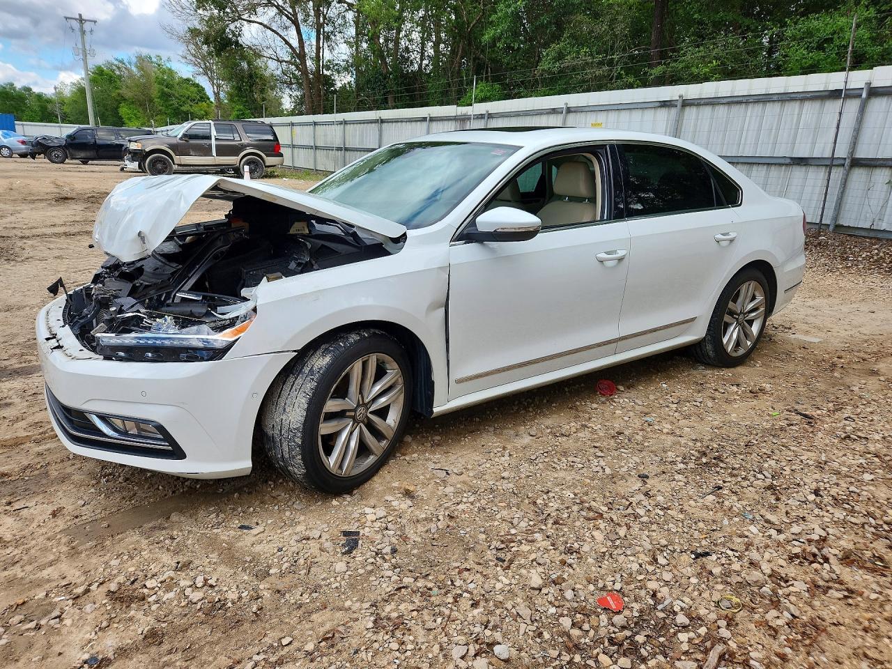 2017 VOLKSWAGEN PASSAT 1VWCT7A30HC017152