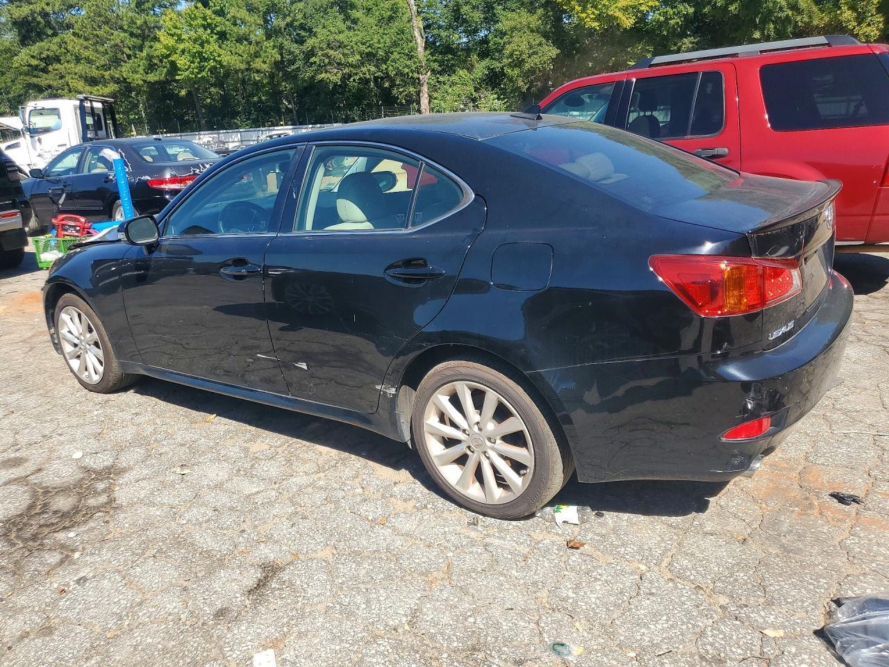 2010 LEXUS IS 250 — Фото 2 из 12