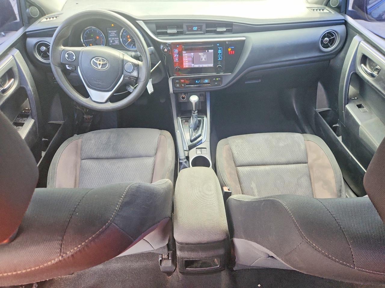 2018 TOYOTA COROLLA LE — Фото 8 из 12