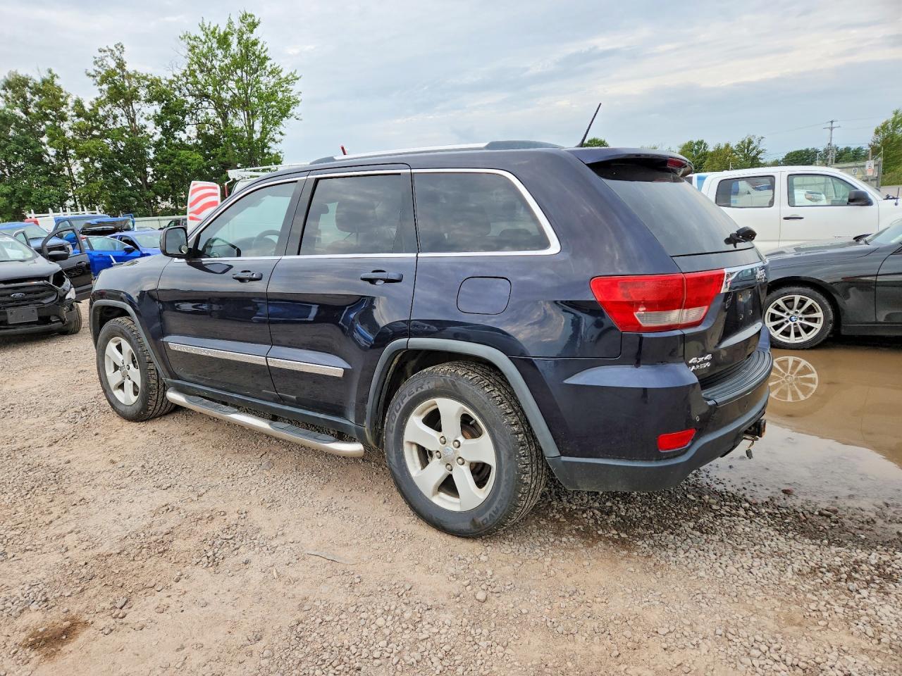 1J4RR4GG0BC511503 2011 JEEP GRAND CHEROKEE photo no. 2