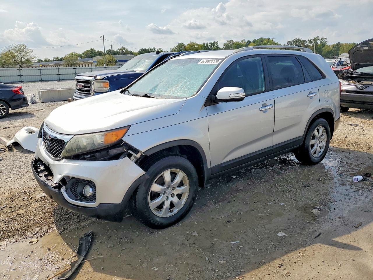 2011 KIA SORENTO LX