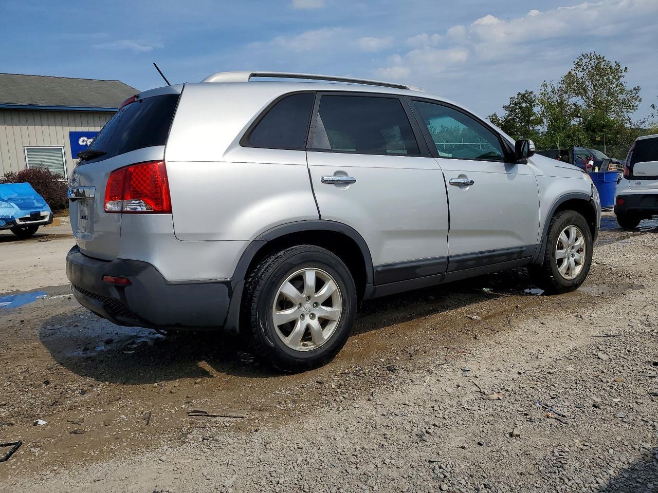 2011 KIA SORENTO LX — Фото 3 из 13